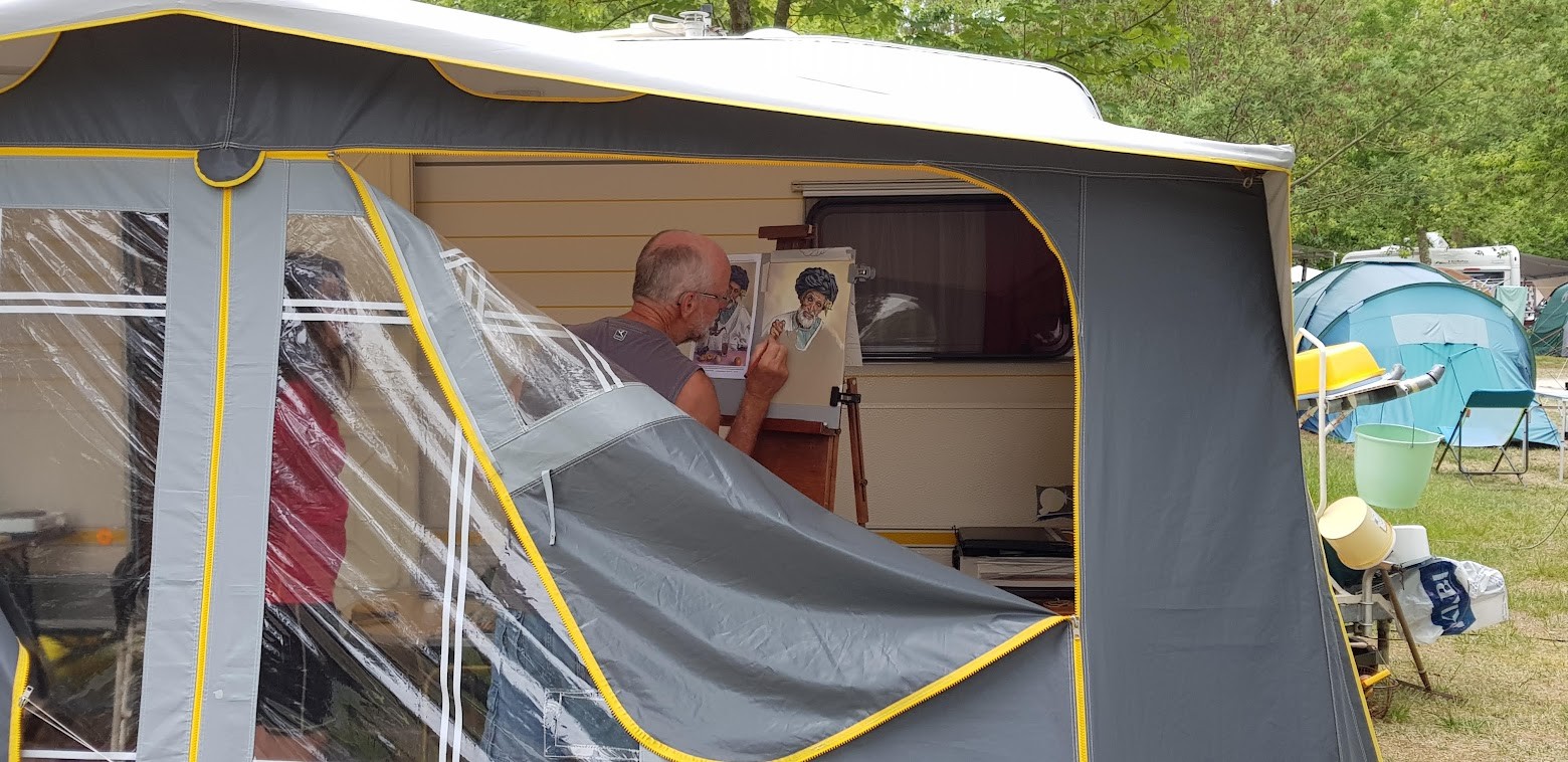 Künstler auf dem Campingplatz